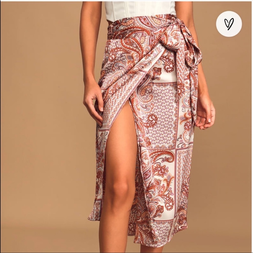 Lulus Take a Walk With Me Ivory Paisley Print Satin Wrap Skirt XS NWT